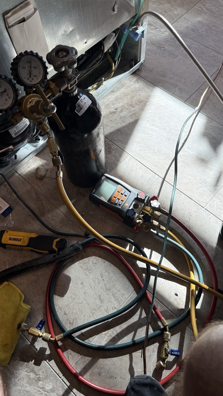 Service gauges connected to refrigerator cooling components